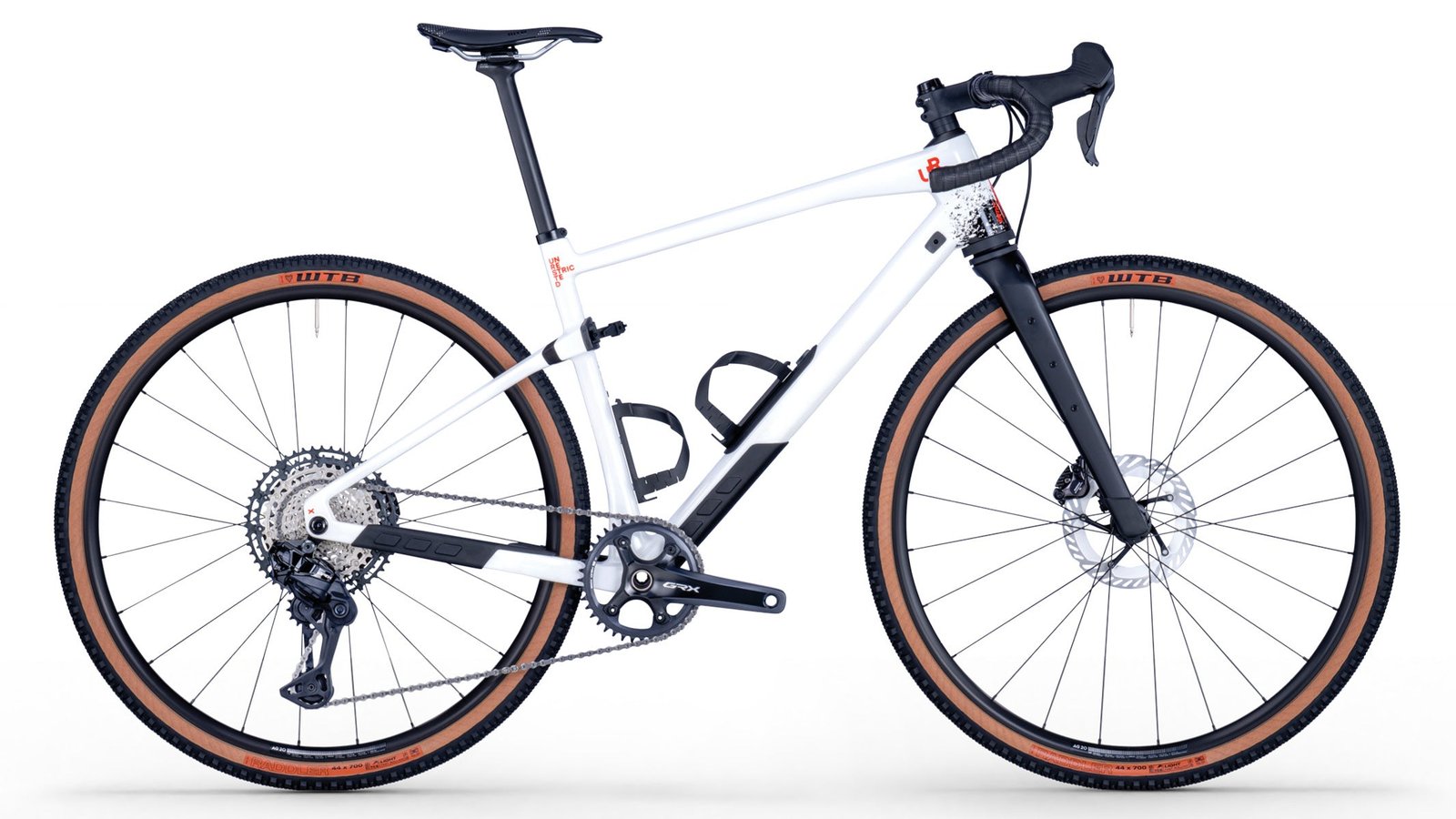 bmc-2026-urs-01-lt-one-gravel-bike-white-1_ad95e62b-8646-42b1-b31a-bf549feab38c.jpg BMC URS 01 LT ONE 2026